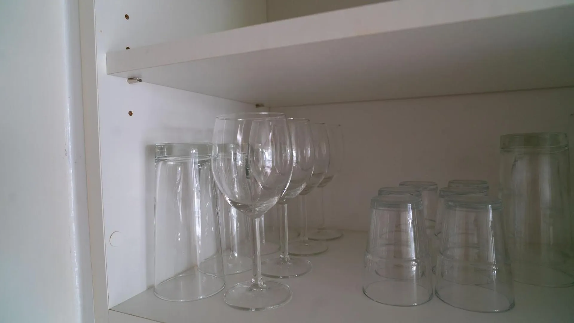 Beautiful And Central 3 Bedroom Condo With Parking Τορόντο